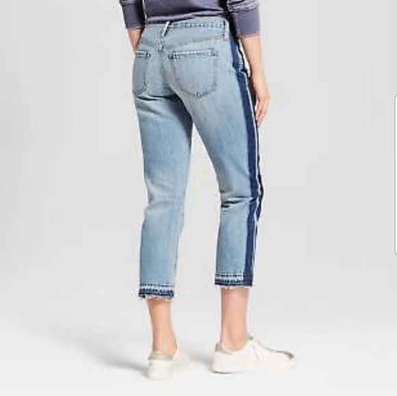 Medium denim wash mid-rise boyfriend crop Jeans - Picture 3 of 4